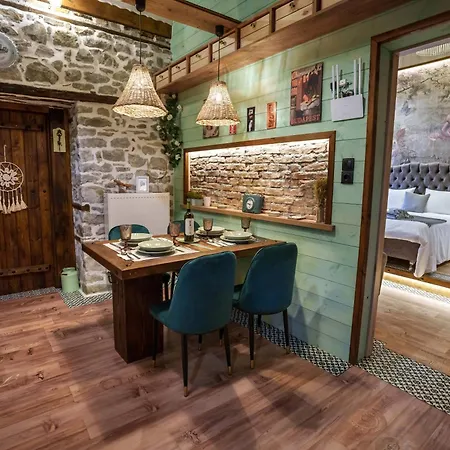 Villa Archontiko Theofanous 1915 *