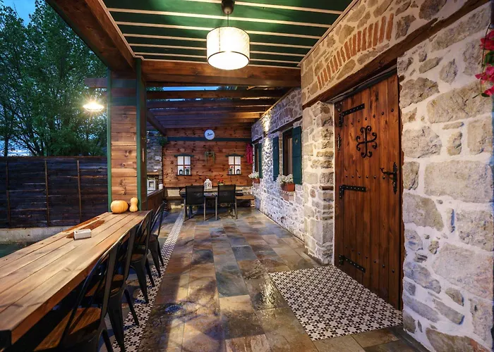 Archontiko Theofanous 1915 Vilă Tríkala